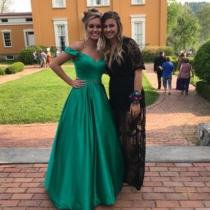 Emerald prom dress. Only worn TWICE